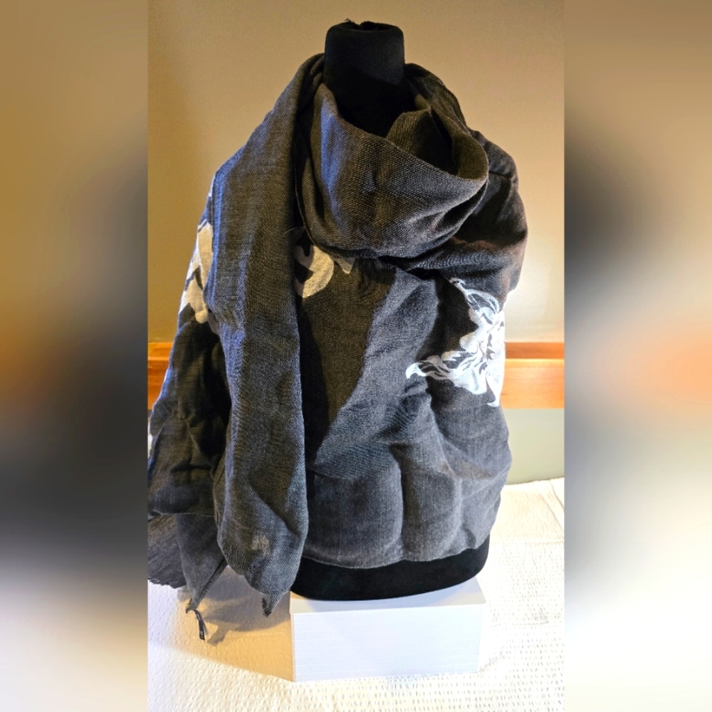 Gap Wool and Rayon Scarf